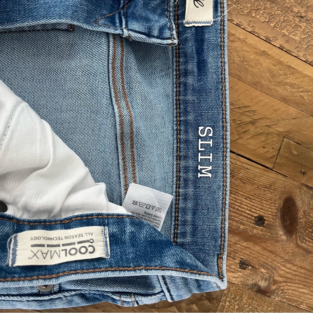 Madewell Slim Fit Jeans in Classic Blue